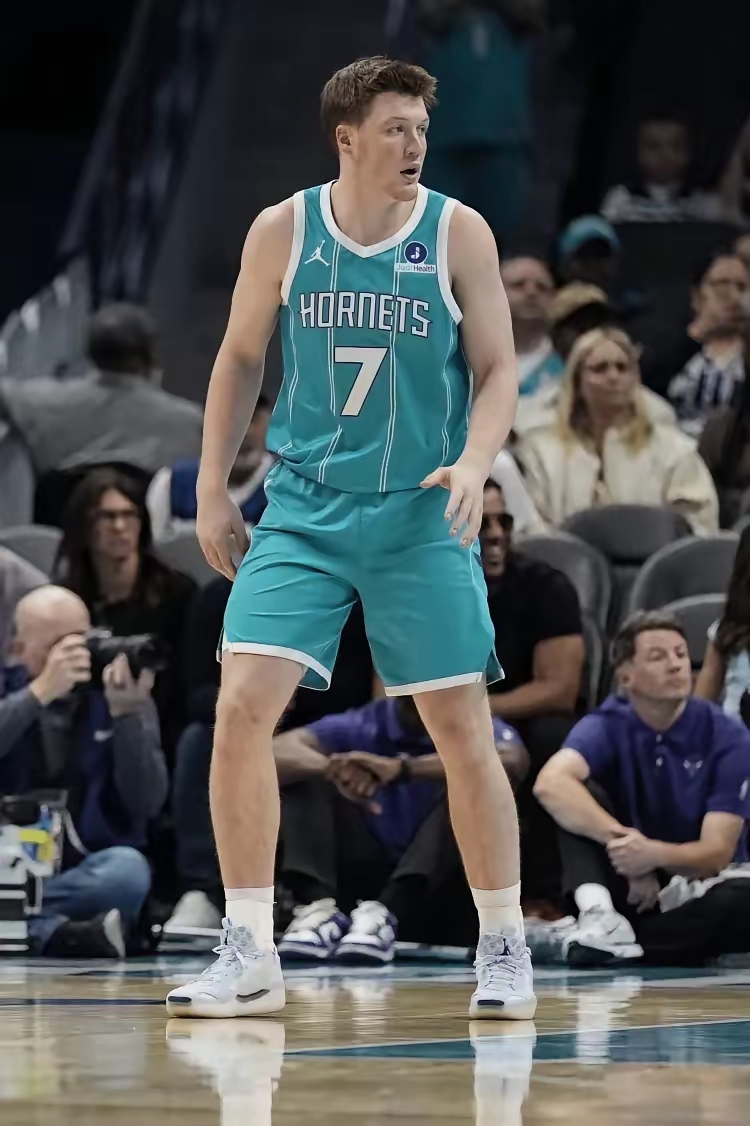 夏洛特黄蜂围绕法国杯调整名单国际米兰迎欧篮联关键赛,这一次真的库里连续十五场比赛得分超过爆冷的简单介绍 夏洛特黄蜂围绕法国杯调整名单国际米兰迎欧篮联关键赛,这一次真的库里连续十五场比赛得分超过爆冷的简单介绍